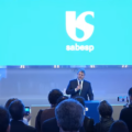 Ação da Sabesp pode chegar a R$120 após privatização, afirma Tarcísio