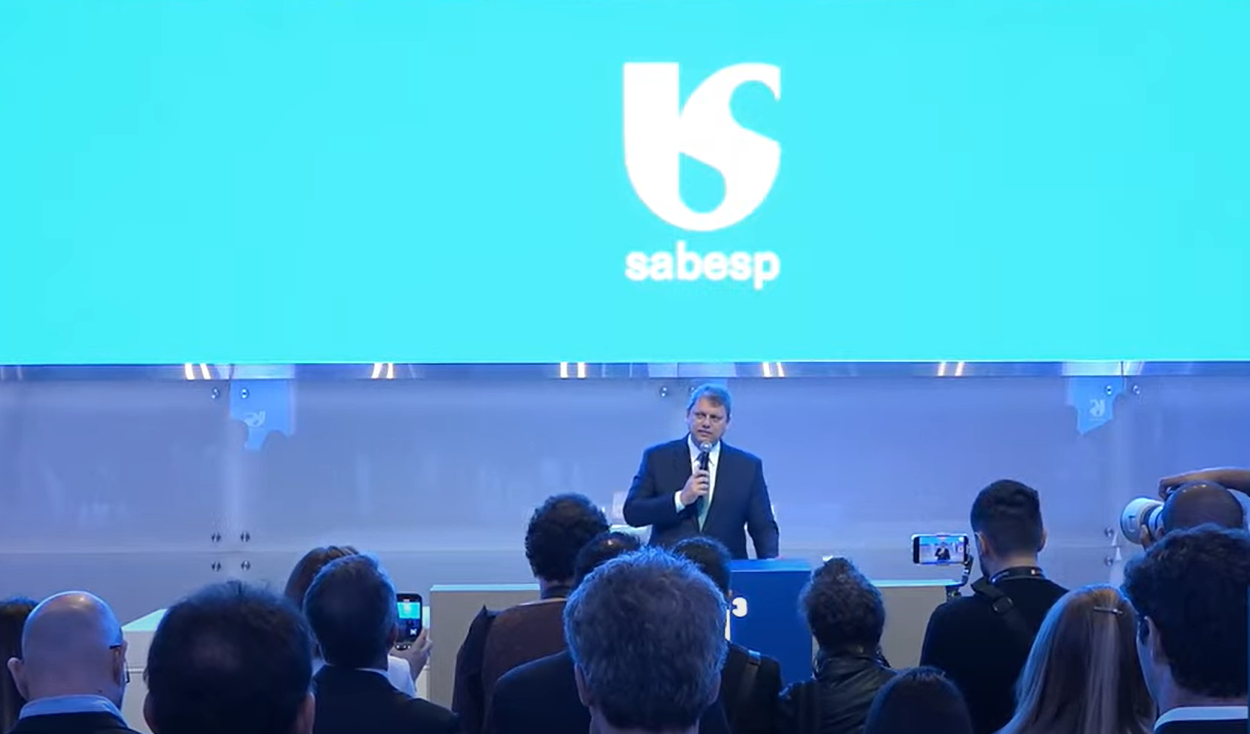 Ação da Sabesp pode chegar a R$120 após privatização, afirma Tarcísio