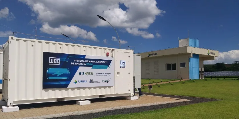 Governo prepara leilão de baterias para dezembro; ex-Aneel alerta para risco de "erro terrível"