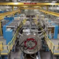 A&ccedil;&otilde;es de empresa de m&iacute;dia de Trump disparam 33% ap&oacute;s acordo com grupo de fus&atilde;o nuclear