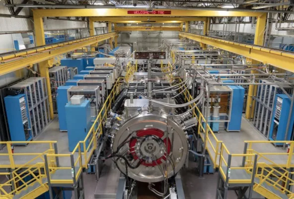 Ações de empresa de mídia de Trump disparam 33% após acordo com grupo de fusão nuclear